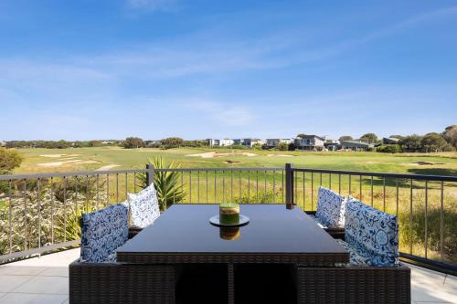 Links View House on the Green 800m To Beach