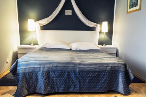 Large Double Room image 3