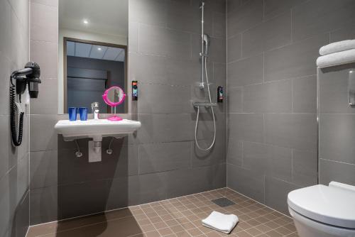 Holiday Inn - the niu, Timber Esslingen by IHG Room Type - Premium Queen Room