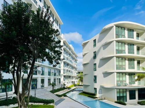 ทัศนียภาพภายนอกโรงแรม, วินด์แฮม ลาวิต้า หาดราไวย์ ภูเก็ต (Wyndham La Vita Rawai Phuket) in หาดราไวย์