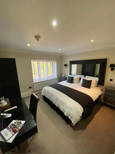 Dalston Hall Country House - image 9