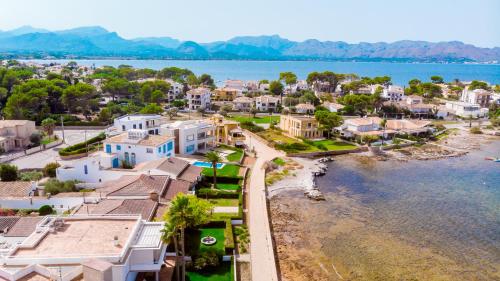 Villa FISHERMAN Alcudia - Tap to explore photos