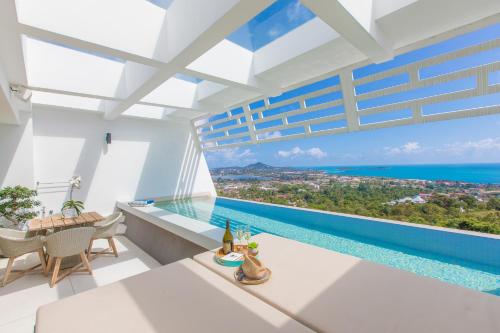 Pool Villa with private cinema and bar
