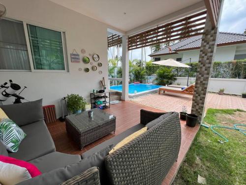 Holiday house near Lamai with swimming pool. 2 bedrooms in Hua Thanon