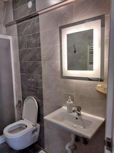 Standard Double Room image 7
