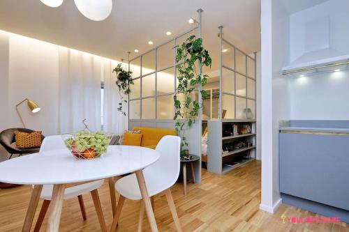 YCH-Renovated and design flat close to the center, Roma (foto 4)