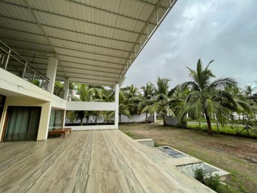 Disha Villa-Casa Oceano, sea facing villa with a pool, at Palghar in Nandgaon