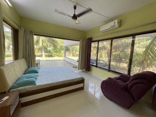 Disha Villa-Casa Oceano, sea facing villa with a pool, at Palghar in Nandgaon