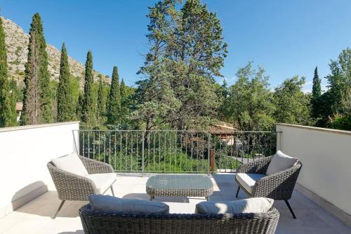 Villa Esquina Luxury 5 Bed 5 Bath Pollensa - Tap to explore photos