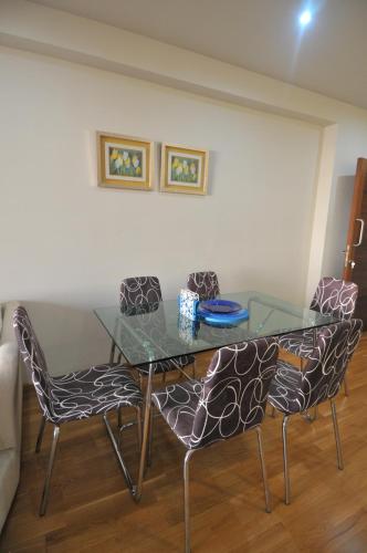 Two-Bedroom Apartment with Side Sea View image 10
