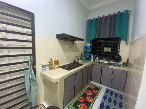Kitchen, RK ASIANA HOMESTAY, KEMAMAN in Binjai