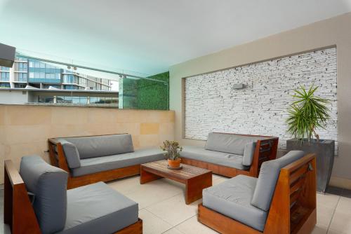 Canal Quays Apartments - image 2
