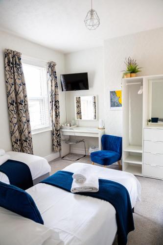 Kingsway Guesthouse - A selection of Single, Double and Family Rooms in a Central Location