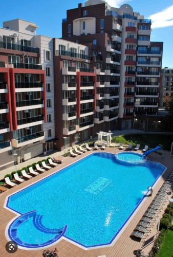 Admiral Plaza 2