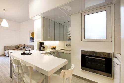 Artistic apartment next to everything, Atény (fotografie 8)