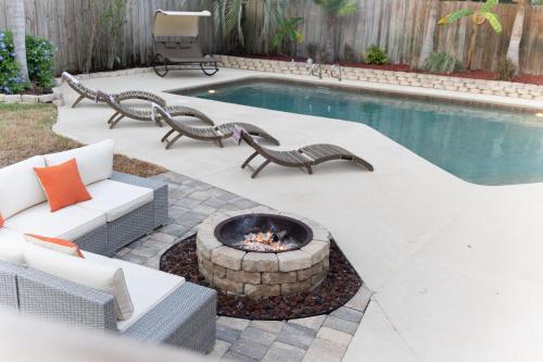 Pool & Hot Tub Home w Game Room! 1 Mile to Beach! in Jacksonville Beach, USA