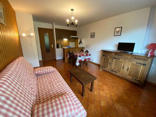 Appartement Le Grand-Bornand, 1 pièce, 4 personnes - FR-1-241-75 Le Grand Bornand