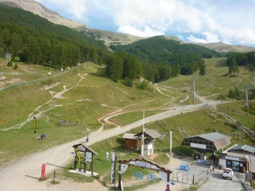 Studio idolâtrable aux Orres pour 4, accès pistes, balcon - FR-1-322-132 Studio idolâtrable aux Orres pour 4, accès pistes, balcon - FR-1-322-132