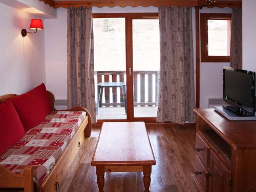 Appartement de standing avec piscine chauffée sauna et accès skis aux pieds - FR-1-322-184 - image 3