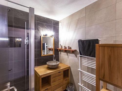 Appartement chaleureux 8 pers, 3 chambres, proche pistes a Eaux-Bonnes - FR-1-400-35 in Eaux-Bonnes
