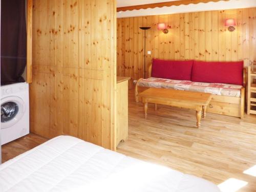 Appartement cosy avec WiFi gratuit, piscine chauffée, sauna, et accès direct aux pistes, Les Orres 1800. - FR-1-322-302