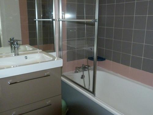Apartment (6 Adults) image 10