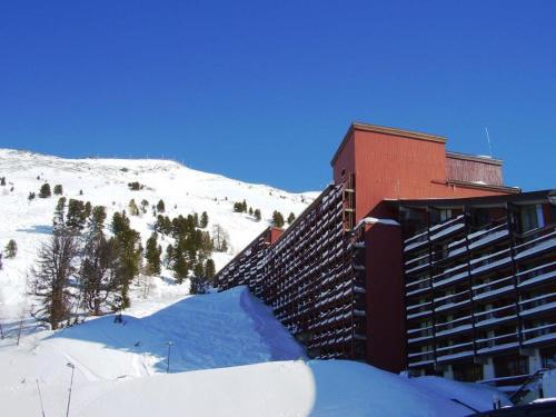 Appartement renove 6 personnes a Arc 2000, balcon, tele, DVD, casier a ski - FR-1-411-407 in Arc 2000