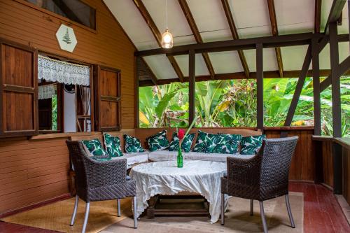 Chalet Y Cabinas Hibiscus in קחויטה