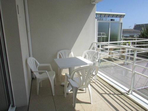 . Charmant T2 avec terrasse à 400m de la plage, parking privé, tout équipé, résidence moderne. - FR-1-479-88