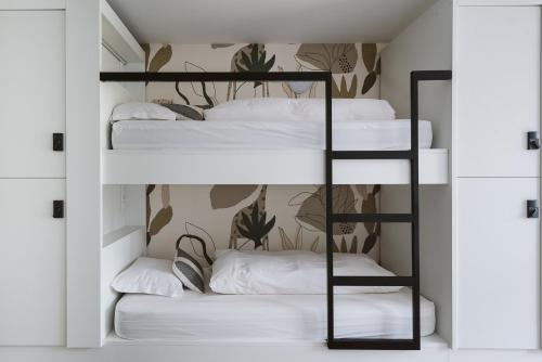 1 bunk bed
