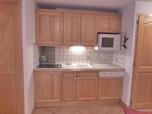 Apartment (4 Adults) image 5