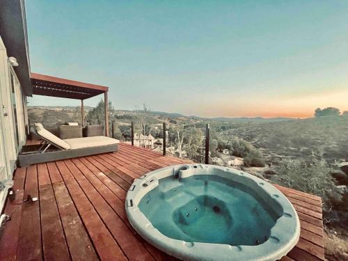 boulder Ranchhot Tubprojectorsmall Pool in Sage, USA