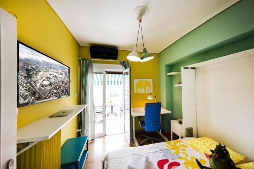Startupper's Pad in real Athenian neighbourhood, Athènes