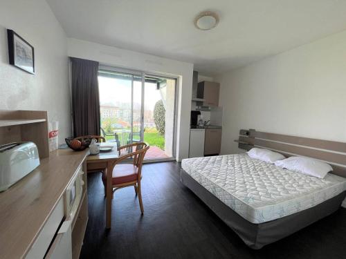 Studio central Cambo avec terrasse et parking, animaux acceptés - FR-1-495-100 (Studio central Cambo avec terrasse et parking, animaux acceptes - FR-1-495-100) in Espelette