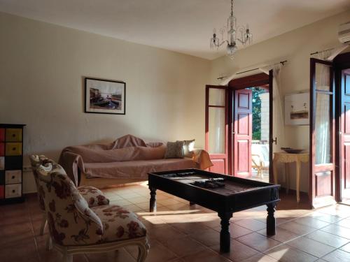 2 bedrooms, 4 beds