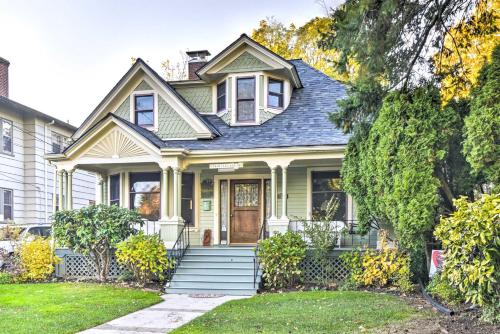 Historical Portland Home Less Than 2 Mi to Downtown!