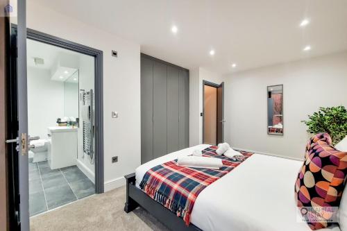 FREE PARKING - Stylish Three Bedroom Apartment by London ExCeL, Londyn (zdjęcie 10)