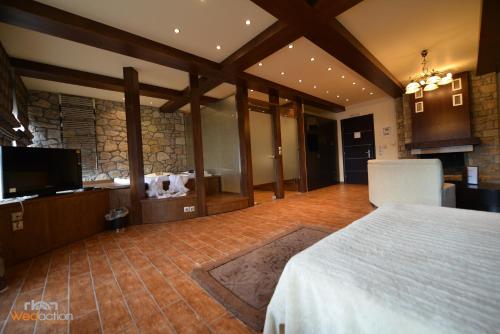 Nymfes Hotel Room Type - Suite with Spa Bath