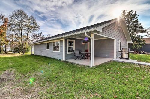 Newly Built Cotter Home, Great Fishing Nearby in Cotter, USA