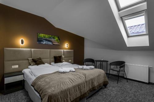 2 twin beds