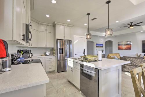 Stunning Laguna Vista Retreat w/ Pool & Grill in Laguna Vista (TX)