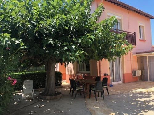 Villa T5 avec jardin, 100m plage, clim, WiFi, pour 8-10 pers, Le Barcarès - FR-1-81-524 - Location, gîte - Le Barcarès