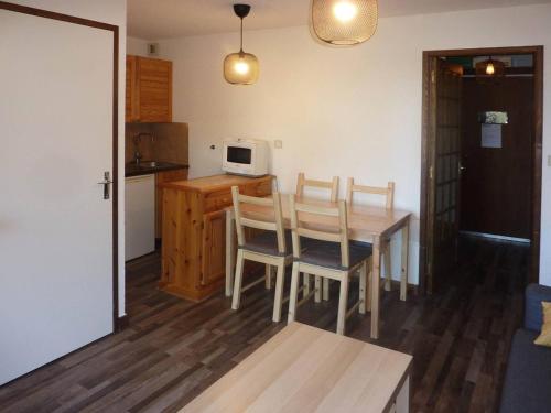 Les Orres 1650 : Studio tout confort avec balcon, navette gratuite, animaux admis - FR-1-322-399 Les Orres 1650 : Studio tout confort avec balcon, navette gratuite, animaux admis - FR-1-322-399
