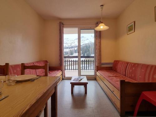 . Appartement cosy proche des pistes avec parking et Wifi - FR-1-525-182