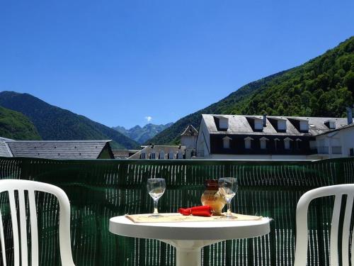 . Appartement 4 pers. à Luchon - Balcons Sud, Parking et Proximité Thermes et Commerces - FR-1-313-151
