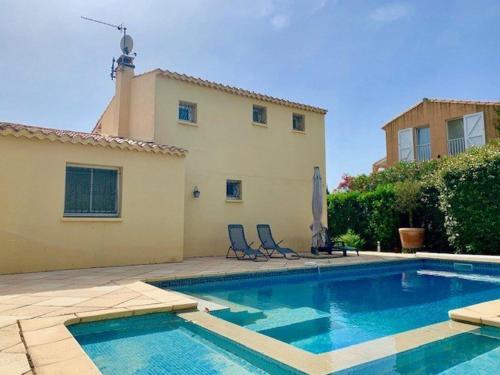 Villa Cap d'Agde, 5 pièces, 8 personnes - FR-1-607-23