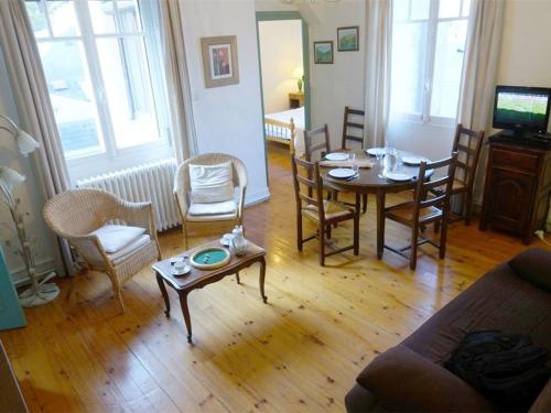 Appartement Bagnères-de-Luchon, 3 pièces, 7 personnes - FR-1-313-188 - Location saisonnière - Bagnères-de-Luchon