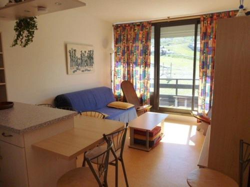 . Appartement 6 pers avec balcon, accès pistes, parkings et casier à skis - FR-1-602-60