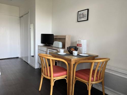 Studio central Cambo avec terrasse et parking, animaux acceptés - FR-1-495-100 (Studio central Cambo avec terrasse et parking, animaux acceptes - FR-1-495-100) in Espelette