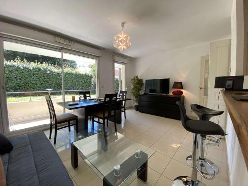 Apartment (6 Adults) image 8
